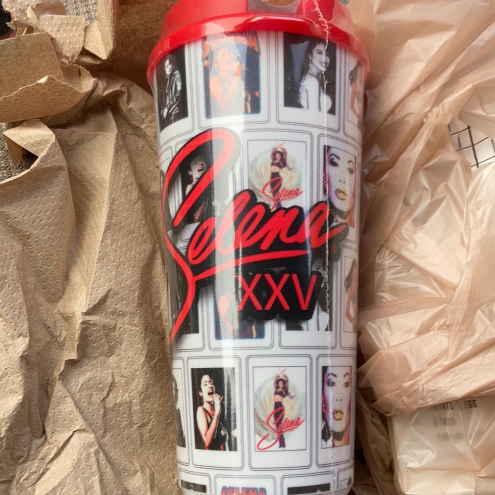 Selena cup💝💝💝💝